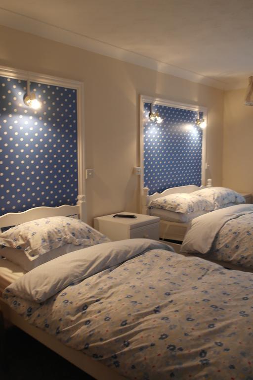 Monravon Guest House Holyhead Ruang foto