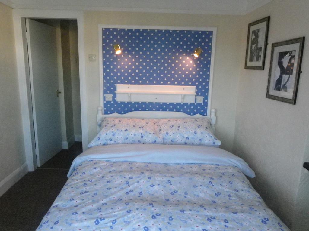 Monravon Guest House Holyhead Bagian luar foto